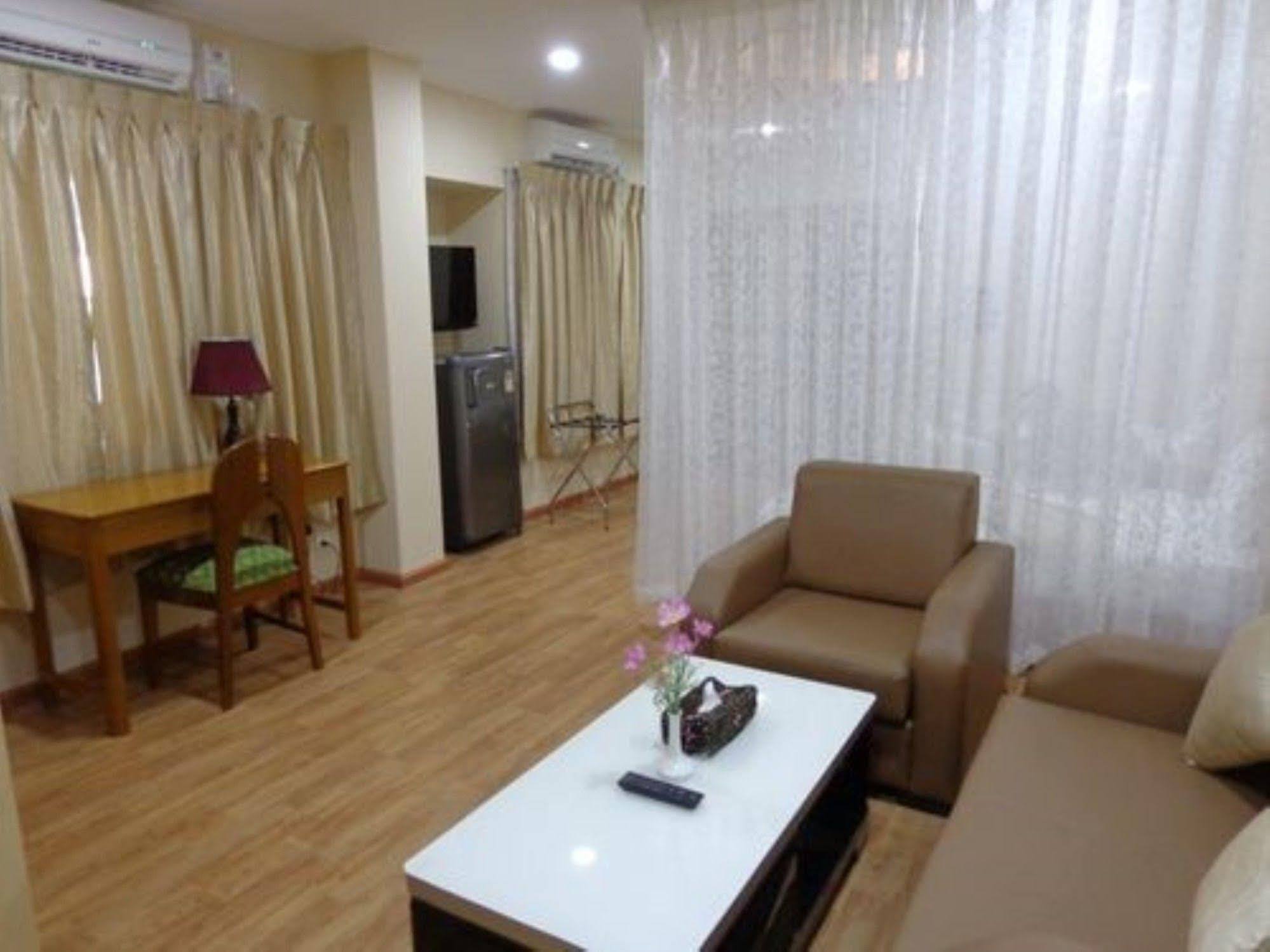 Royal Khattar 3* Yangon